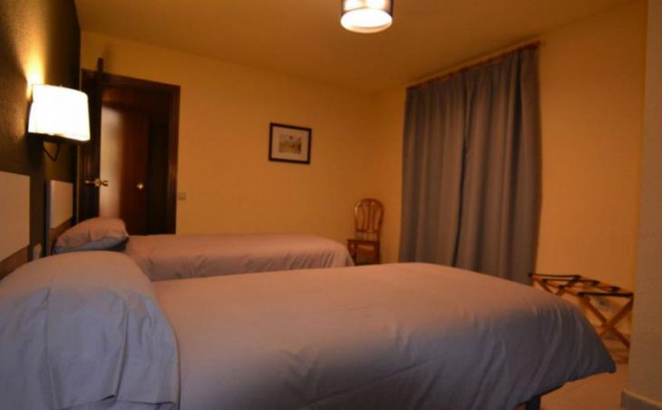 Poblado Apartments, Arinsal, Beds